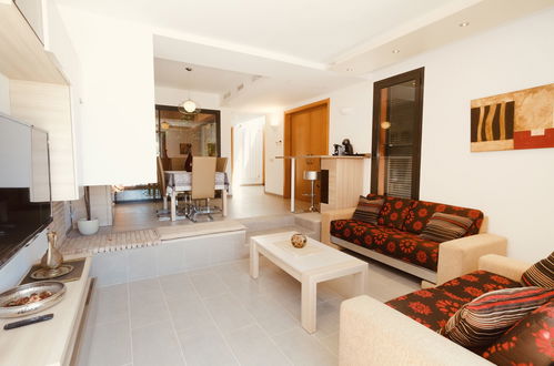 Photo 7 - 3 bedroom House in Mont-roig del Camp with private pool and garden