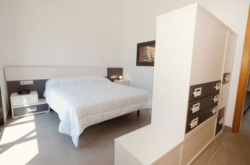 Photo 4 - Maison de 3 chambres à Mont-roig del Camp avec piscine privée et vues à la mer