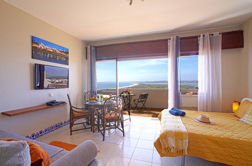 Foto 6 - Appartamento con 1 camera da letto a Portimão con vista mare