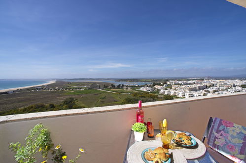 Foto 15 - Apartamento de 1 habitación en Portimão con vistas al mar