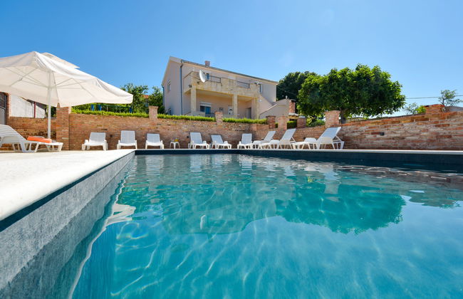 Casa de 6 quartos em Benkovac com piscina privada e terraço - Foto 1