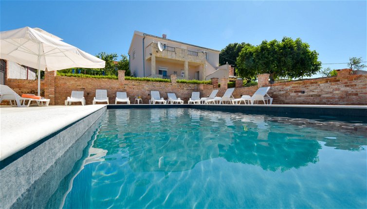 Foto 1 - Casa con 5 camere da letto a Benkovac con piscina privata e vista mare