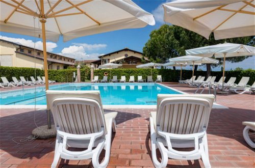 Foto 18 - Apartamento de 2 quartos em Desenzano del Garda com piscina e vista para a montanha