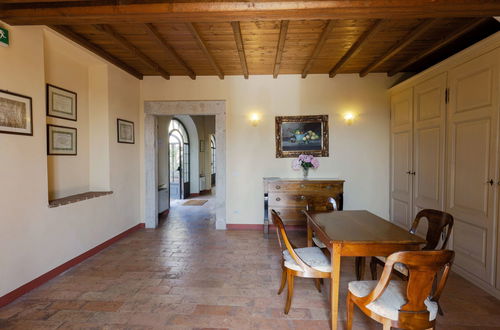 Photo 25 - 2 bedroom Apartment in Desenzano del Garda with swimming pool and garden