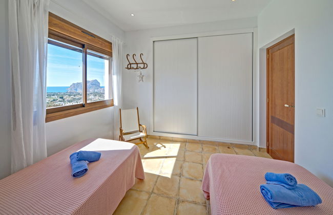 Casa de 4 quartos em Calp com piscina privada e jardim - Foto 17