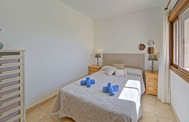 Casa de 4 quartos em Calp com piscina privada e jardim - Foto 15