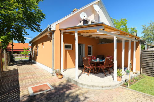 Photo 17 - Maison de 2 chambres à Balatonmáriafürdő avec piscine privée et jardin