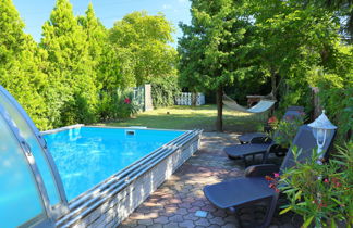 Photo 2 - Maison de 2 chambres à Balatonmáriafürdő avec piscine privée et jardin