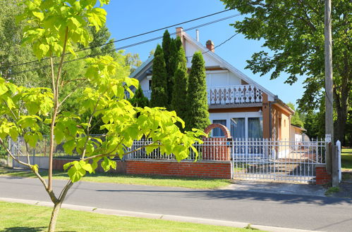 Foto 24 - Casa con 2 camere da letto a Balatonmáriafürdő con piscina privata e giardino