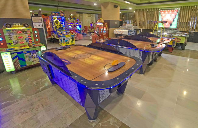 Holiday World Resort - Photo 18