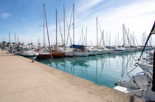 Photo 23 - Appartement de 1 chambre à Saint-Laurent-du-Var avec terrasse et vues à la mer