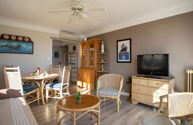 Appartement de 2 chambres à Saint-Laurent-du-Var avec terrasse - Photo 9