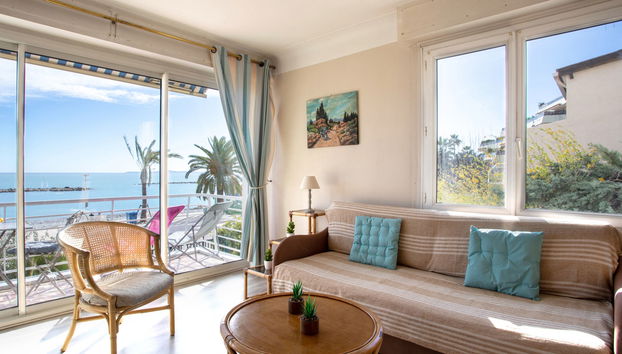 Appartement de 2 chambres à Saint-Laurent-du-Var avec terrasse - Photo 3