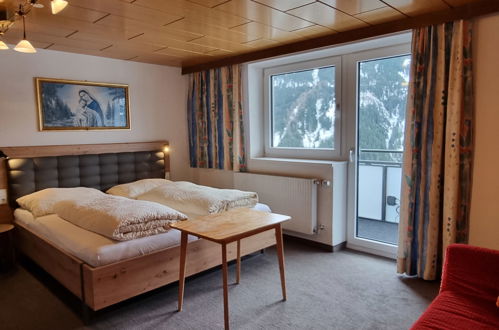 Foto 11 - Appartamento con 5 camere da letto a Kappl con giardino e vista sulle montagne