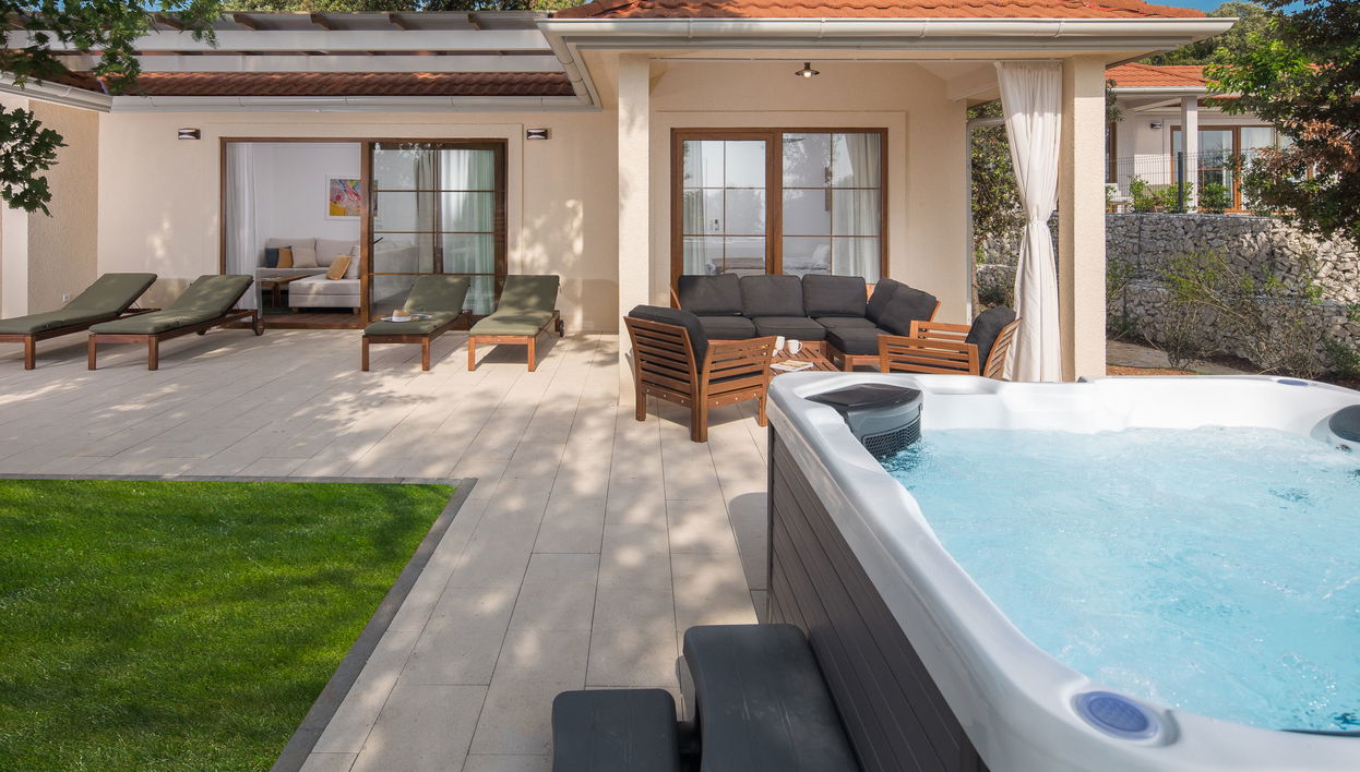 Casa de 3 quartos em Bale com piscina e terraço - Foto 1