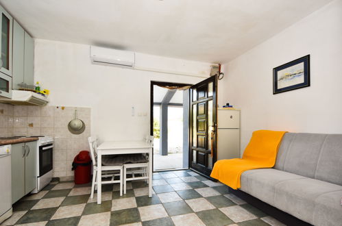 Foto 3 - Appartamento con 2 camere da letto a Starigrad con terrazza e vista mare