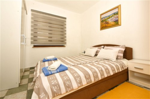 Foto 5 - Appartamento con 2 camere da letto a Starigrad con terrazza e vista mare
