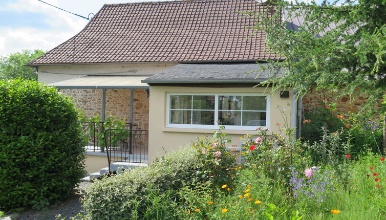 Photo 1 - Maison de 2 chambres à Lascaux avec jardin et terrasse