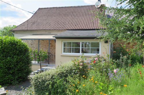 Photo 1 - Maison de 2 chambres à Lascaux avec jardin et terrasse
