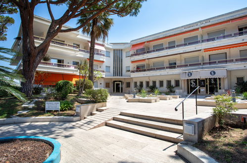 Foto 19 - Apartamento en Villeneuve-Loubet con jardín y terraza