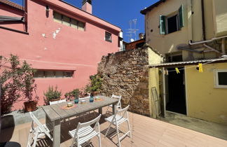 Photo 2 - Maison de 3 chambres à Imperia avec terrasse et vues à la mer