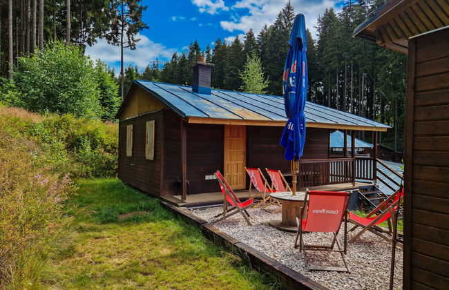 Casa de 1 quarto em Mladé Buky com piscina e jardim - Foto 13
