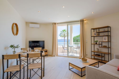 Photo 2 - Appartement de 1 chambre à Sainte-Maxime avec vues à la mer