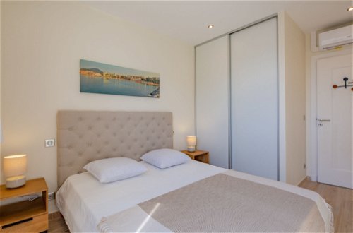 Foto 9 - Apartamento de 1 habitación en Sainte-Maxime con vistas al mar