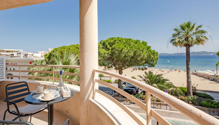 Foto 1 - Apartamento de 1 quarto em Sainte-Maxime com vistas do mar