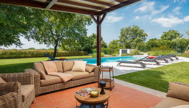 Casa con 4 camere da letto a Tinjan con piscina privata e giardino - Foto 2
