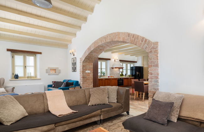 Casa de 4 quartos em Tinjan com piscina privada e jardim - Foto 11