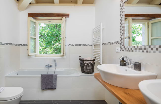 Casa de 4 quartos em Tinjan com piscina privada e jardim - Foto 38