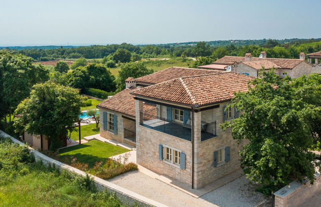 Casa de 4 quartos em Tinjan com piscina privada e jardim - Foto 7