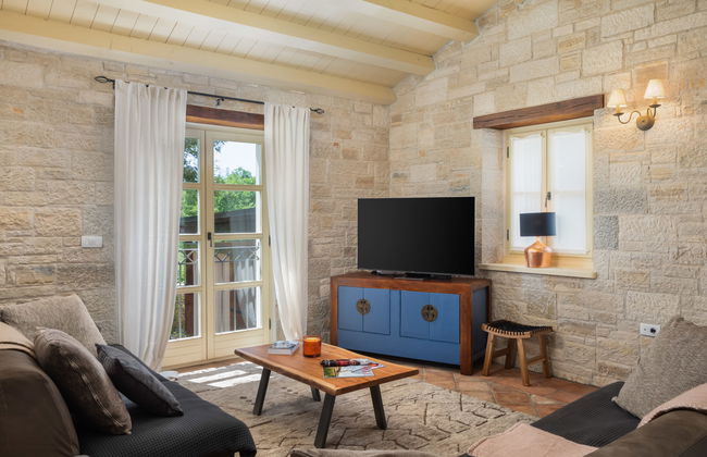 Casa de 4 quartos em Tinjan com piscina privada e jardim - Foto 10