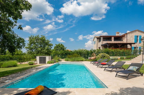 Photo 25 - Maison de 3 chambres à Tinjan avec piscine privée et terrasse