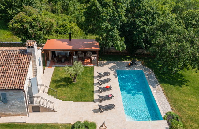 Casa de 4 quartos em Tinjan com piscina privada e jardim - Foto 40