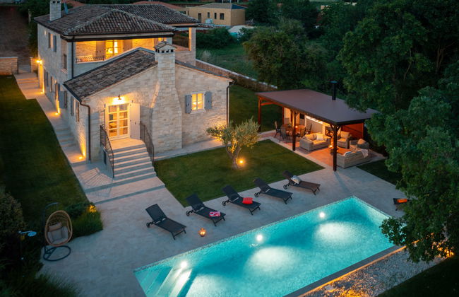 Casa de 4 quartos em Tinjan com piscina privada e jardim - Foto 44