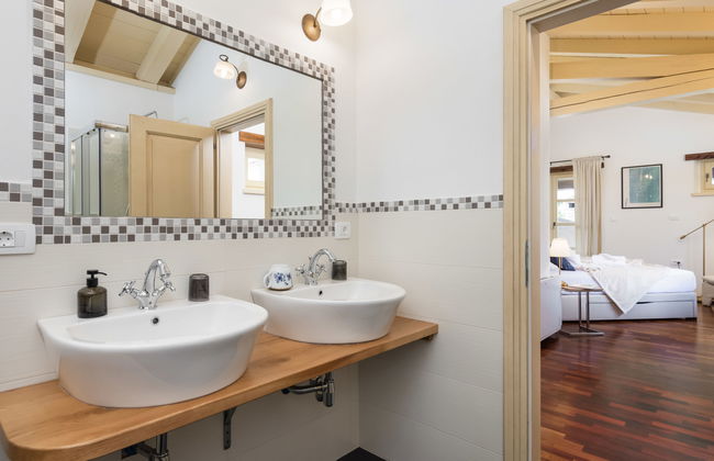 Casa de 4 quartos em Tinjan com piscina privada e jardim - Foto 34