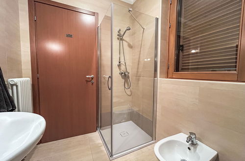 Foto 21 - Appartamento con 2 camere da letto a San Siro con piscina e giardino