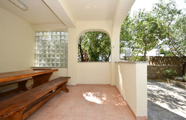 Appartamento con 3 camere da letto a Karlobag con piscina e terrazza - Foto 15