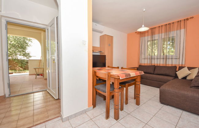 Appartamento con 3 camere da letto a Karlobag con piscina e terrazza - Foto 5