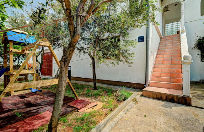 Appartamento con 3 camere da letto a Karlobag con piscina e terrazza - Foto 20