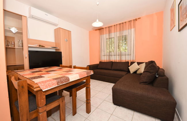 Appartamento con 3 camere da letto a Karlobag con piscina e terrazza - Foto 6