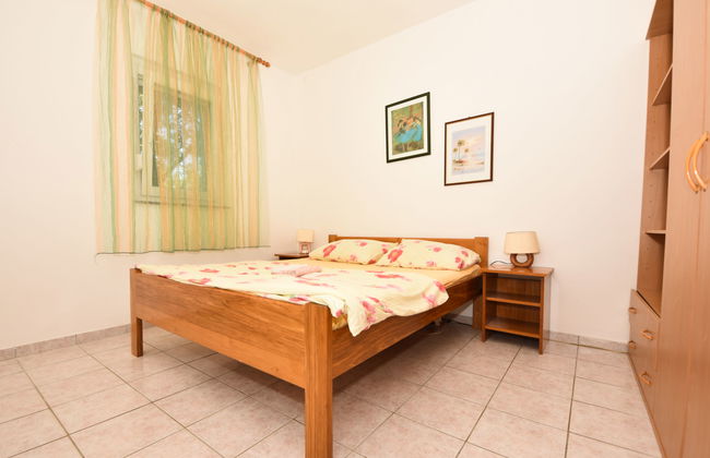 Appartamento con 3 camere da letto a Karlobag con piscina e terrazza - Foto 8