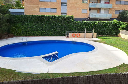 Foto 5 - Appartamento con 3 camere da letto a Tossa de Mar con piscina privata e vista mare