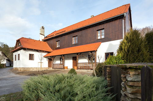 Photo 1 - Maison de 4 chambres à Nový Jimramov avec piscine privée et jardin