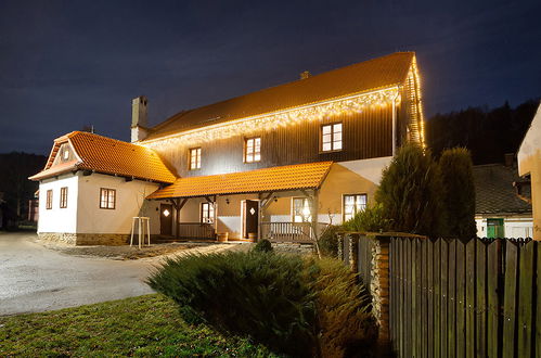 Photo 20 - Maison de 4 chambres à Nový Jimramov avec piscine privée et jardin