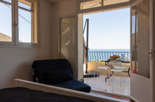 Foto 10 - Appartamento con 1 camera da letto a Carqueiranne con terrazza e vista mare