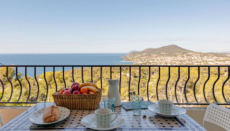 Photo 1 - 1 bedroom Apartment in Carqueiranne with terrace and sea view