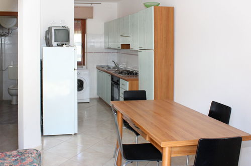 Photo 8 - 2 bedroom Apartment in Rosolina with garden and terrace